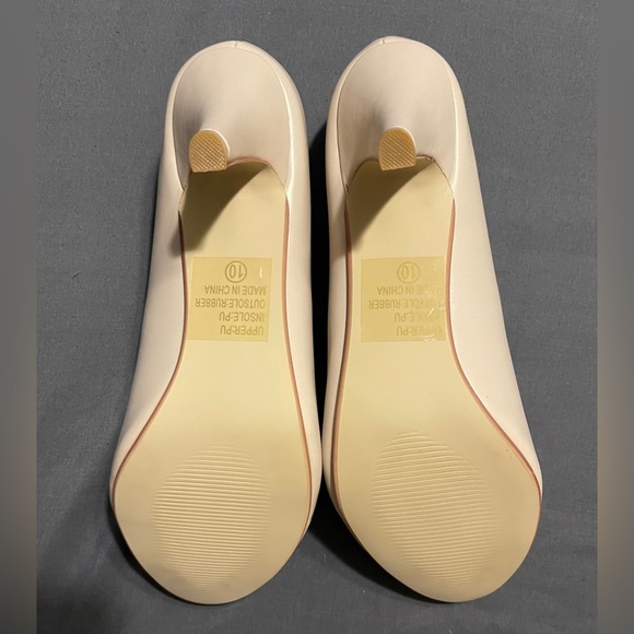 Brinley Co. Women’s Round Toe Nude Pump, Size 10 - Picture 4 of 6